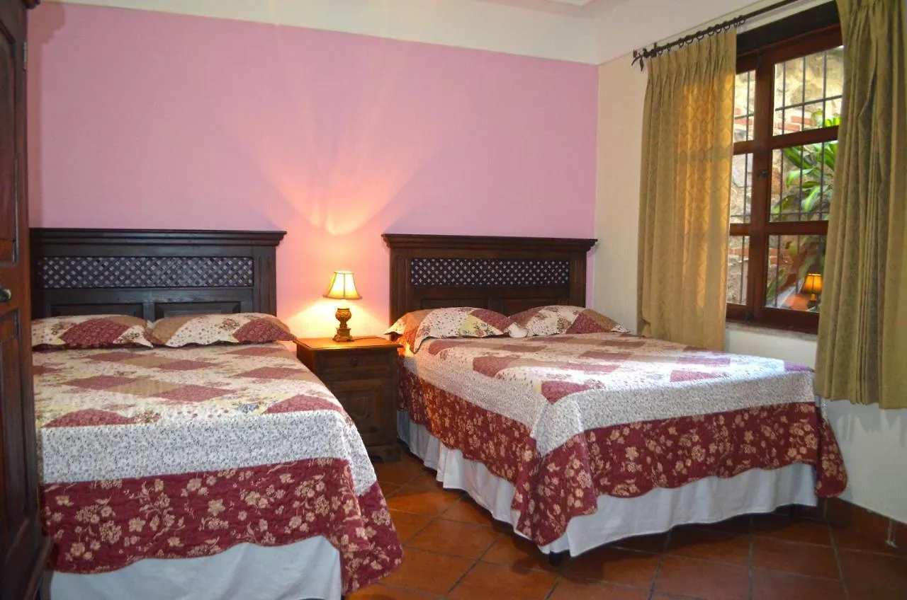 Hotel Casa Mercedes Antigua 2*,